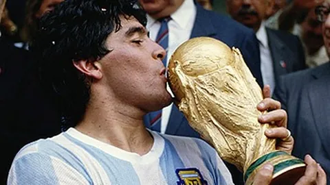 国足喜迎塞尔吉尼奥火速加盟，伊万科维奇喜笑颜开