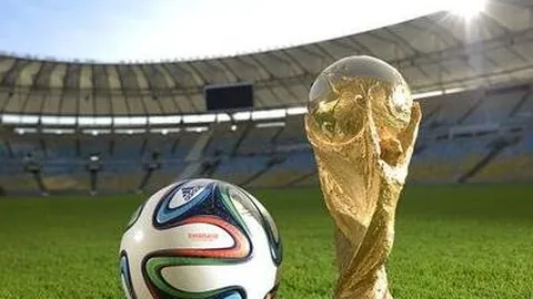 佩里西奇成11月独占鳌头：法国赛事独揽进球助攻，传承鲁尼辉煌