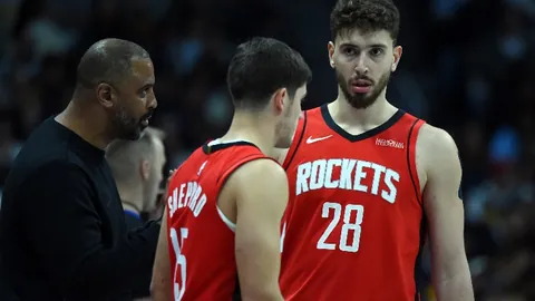 赵继伟表现卓越：得分虽少，助攻全队，视野出众，正负值显著提升